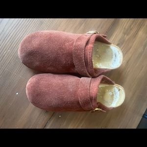 ANNA brand vintage clogs. Suede